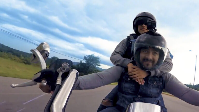 Chaparreando: una travesía en moto en el reality de Disney Plus